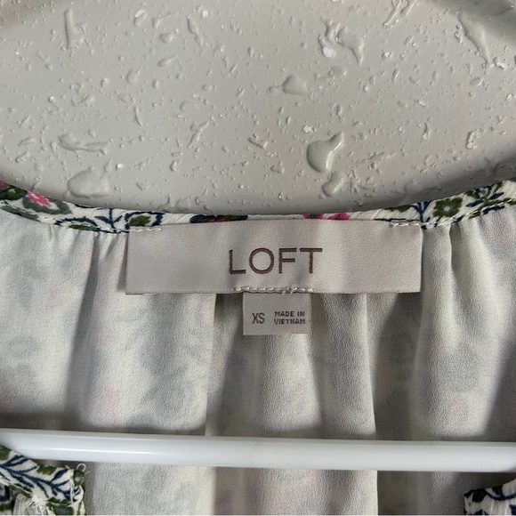 LOFT Cream Pink Green Floral Ruffle Long Sleeve Blouse XS Spring - Picture 2 of 6